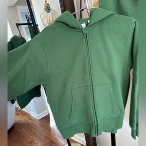 Aritzia TNA sweatshirt